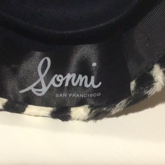 Stylish Zebra Print Women's Pillbox Hat - Picture 4 of 4